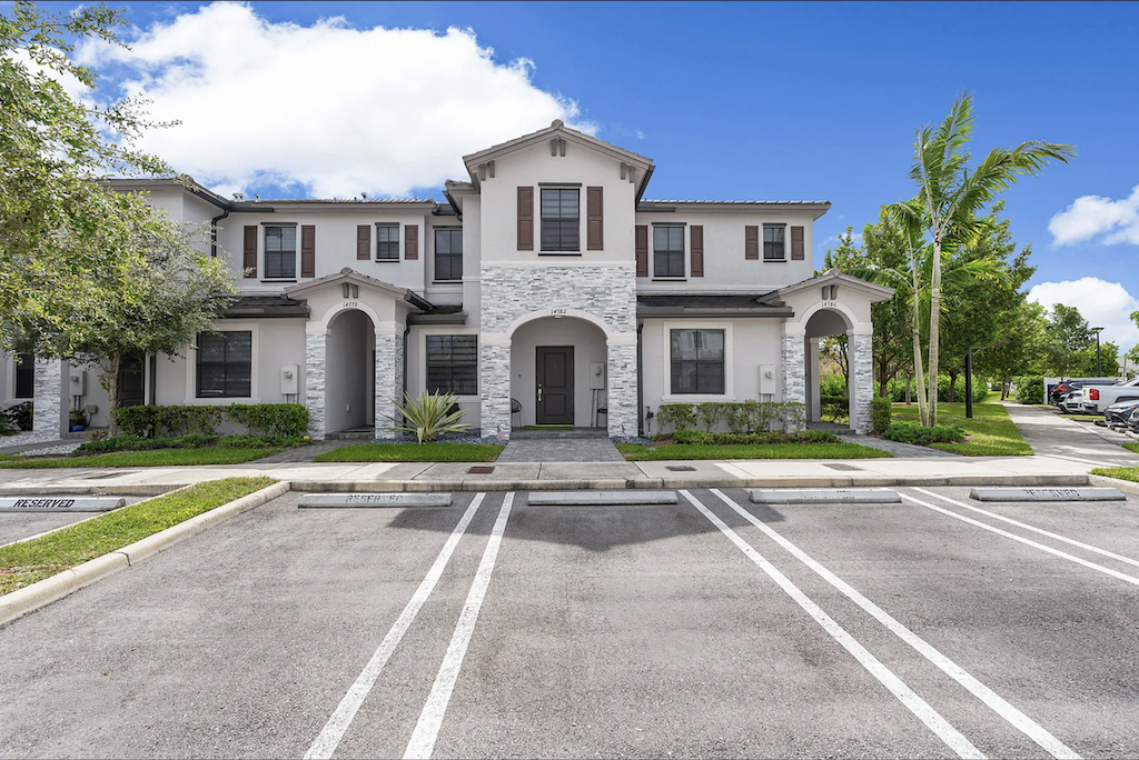 14782 SW 181st Ter, Miami, FL 33187