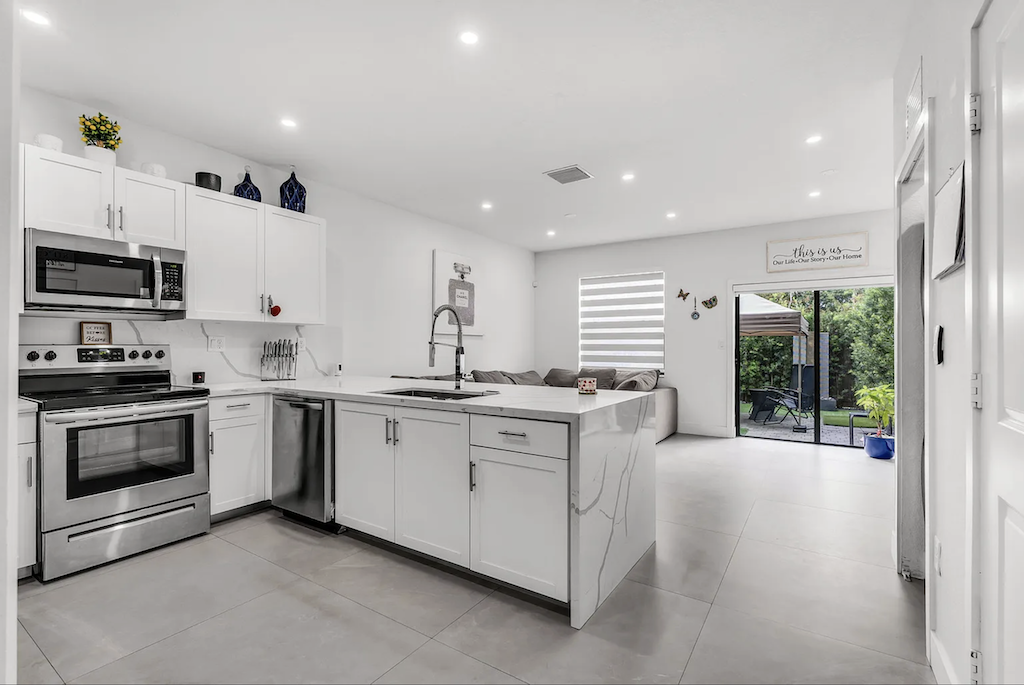 14782 SW 181st Ter, Miami, FL 33187