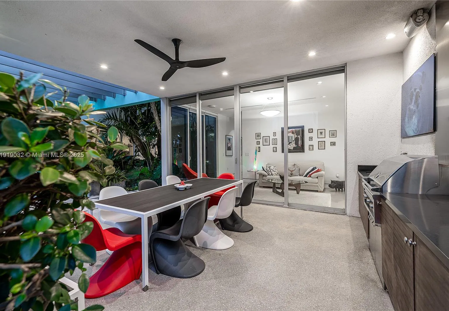 6495 SW 85th St, Miami, FL 33143