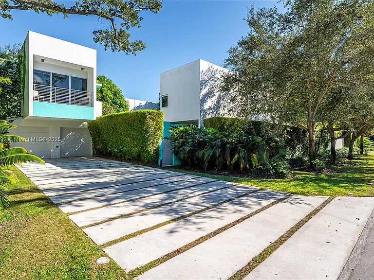 6495 SW 85th St, Miami, FL 33143