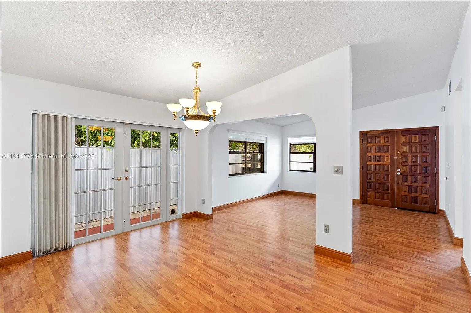 13514 SW 27th St, Miami, FL 33175