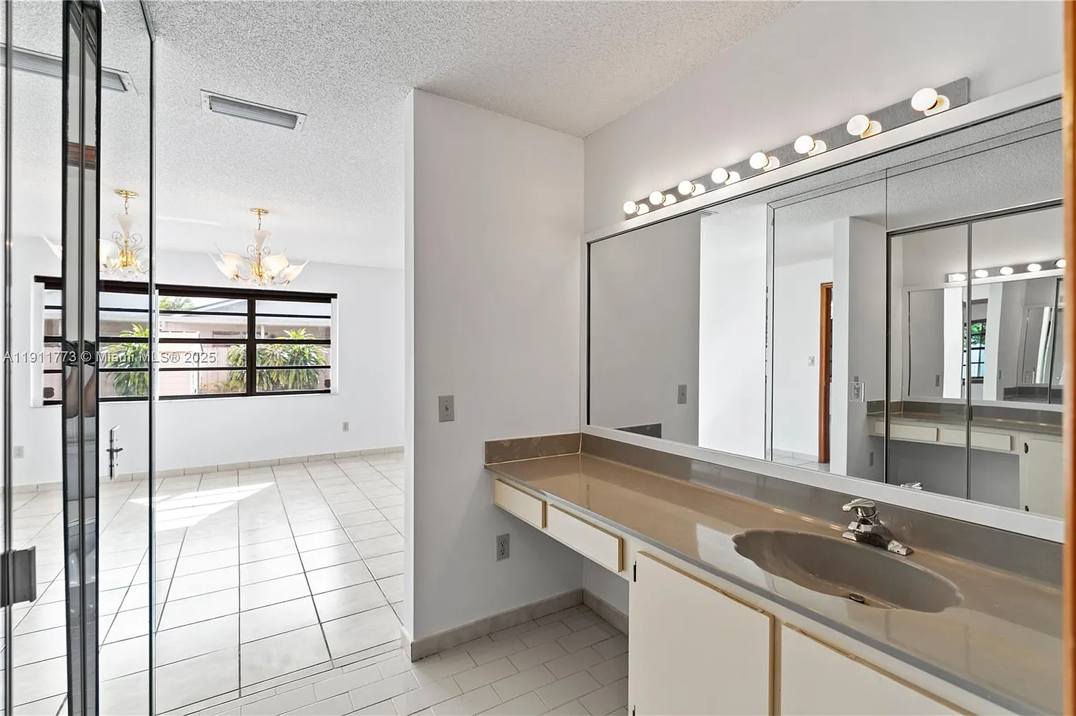 13514 SW 27th St, Miami, FL 33175