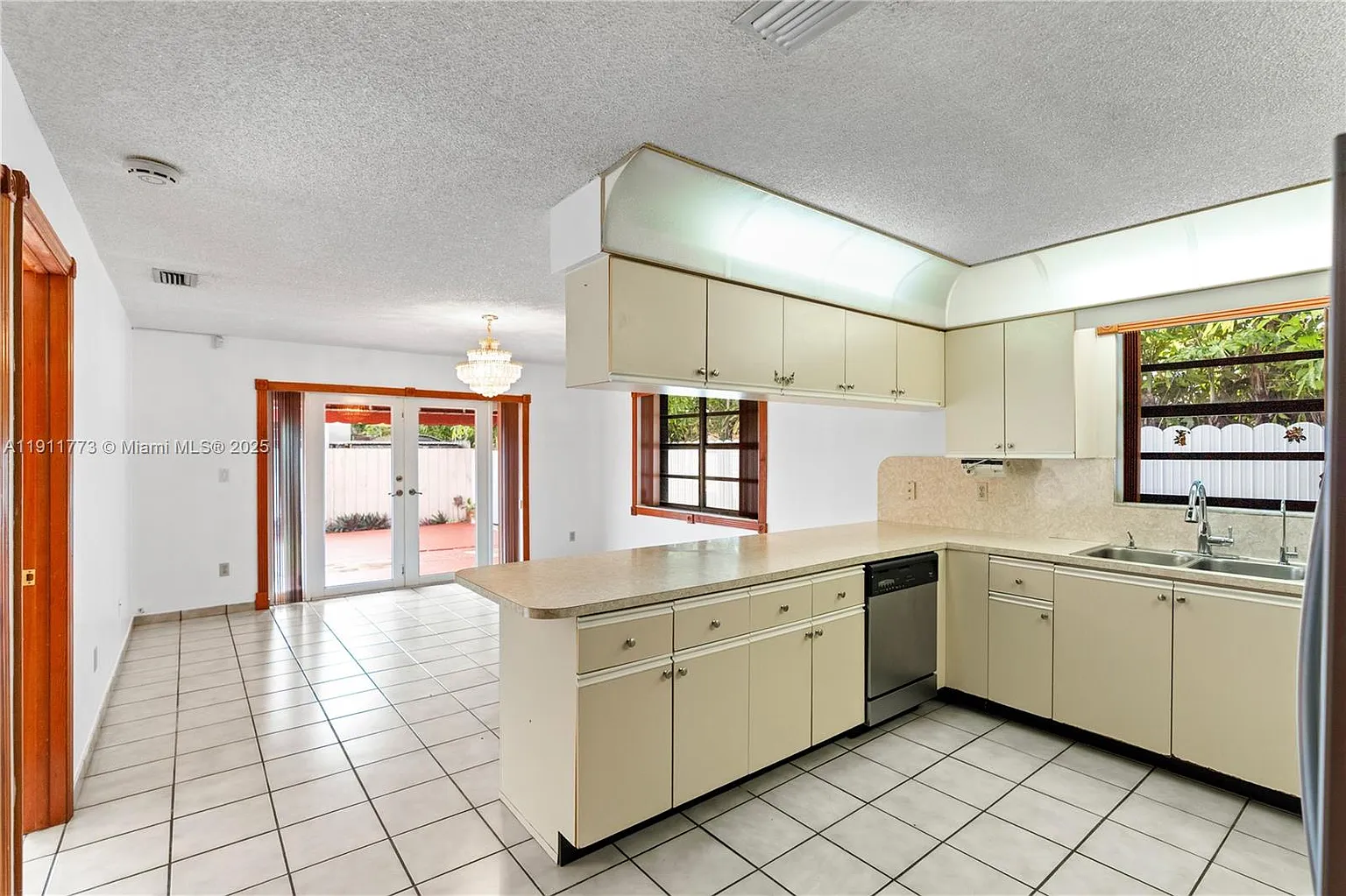 13514 SW 27th St, Miami, FL 33175