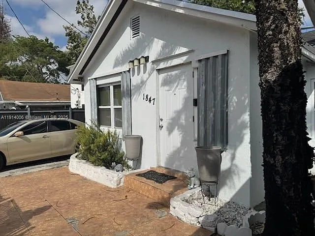 1847 NW 18th Ave, Miami, FL 33125