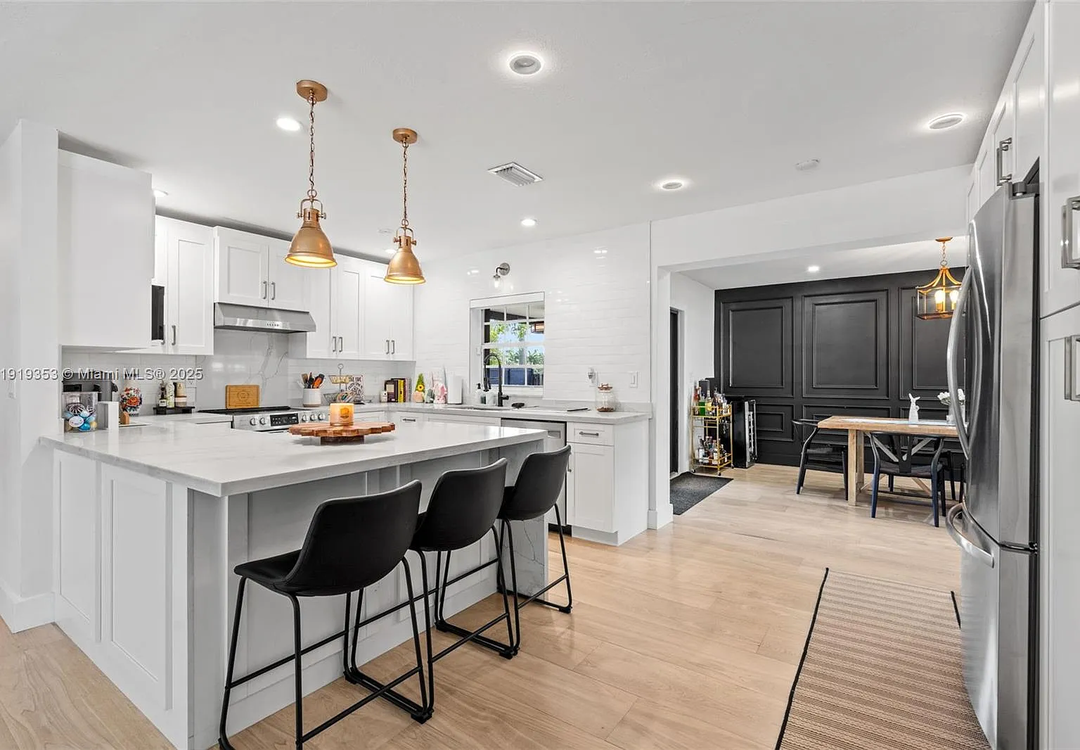 9920 SW 35th Ter, Miami, FL 33165