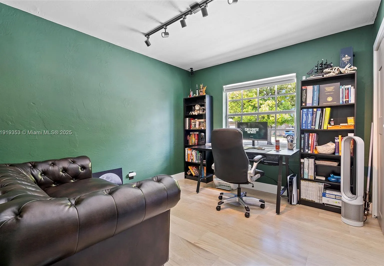 9920 SW 35th Ter, Miami, FL 33165