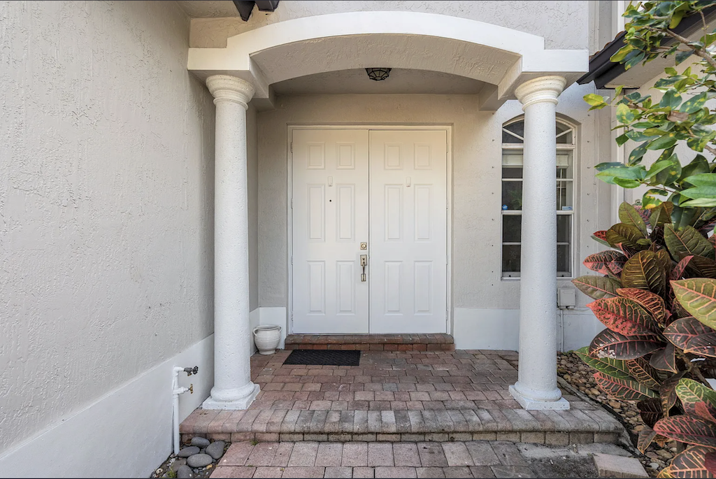 8181 SW 118th Ct, Miami, FL 33183